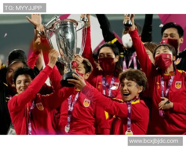 足球女星群英会 聚焦巾帼英雄展现力量与风采