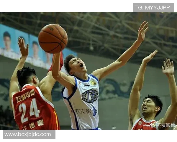 实况足球：一人一城传奇球星带领球队走向巅峰之路